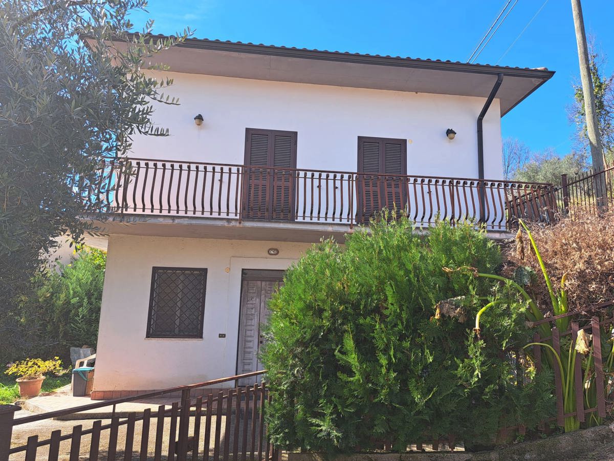 Foto 2 di 26 - Casa indipendente in vendita a Cervaro