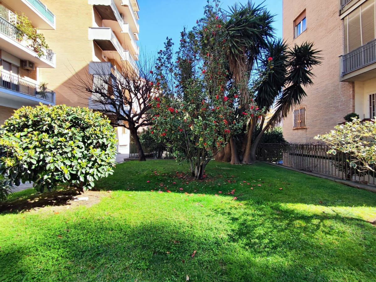 Foto 28 di 30 - Appartamento in vendita a Portici