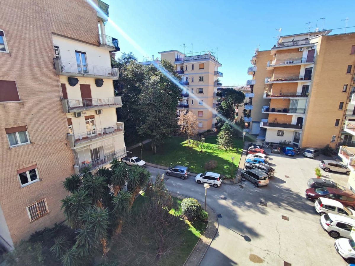 Foto 23 di 30 - Appartamento in vendita a Portici
