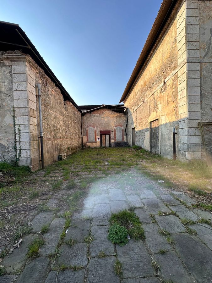 Foto 2 di 7 - Palazzo o stabile in vendita a Montecatini Terme