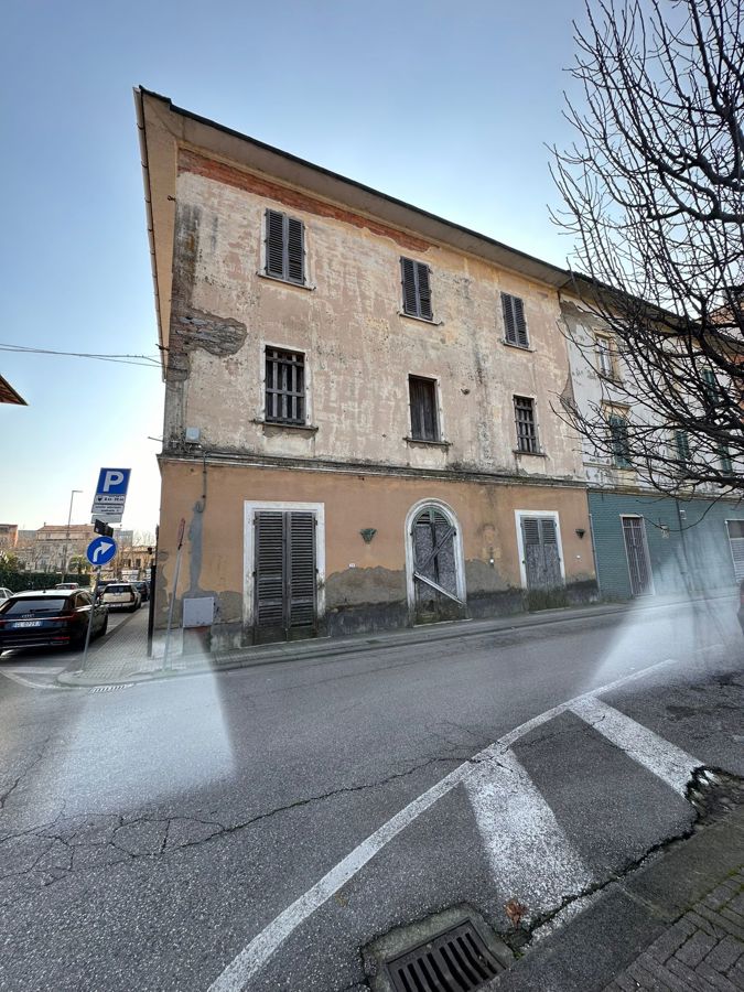 Foto 3 di 8 - Casa indipendente in vendita a Montecatini Terme