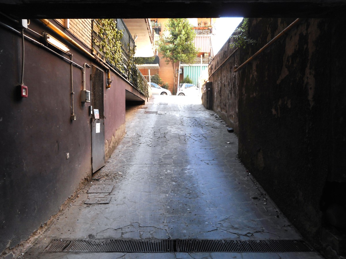 Foto 8 di 13 - Garage in vendita a Roma