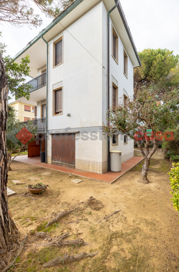 Foto 4 di 41 - Appartamento in vendita a Livorno