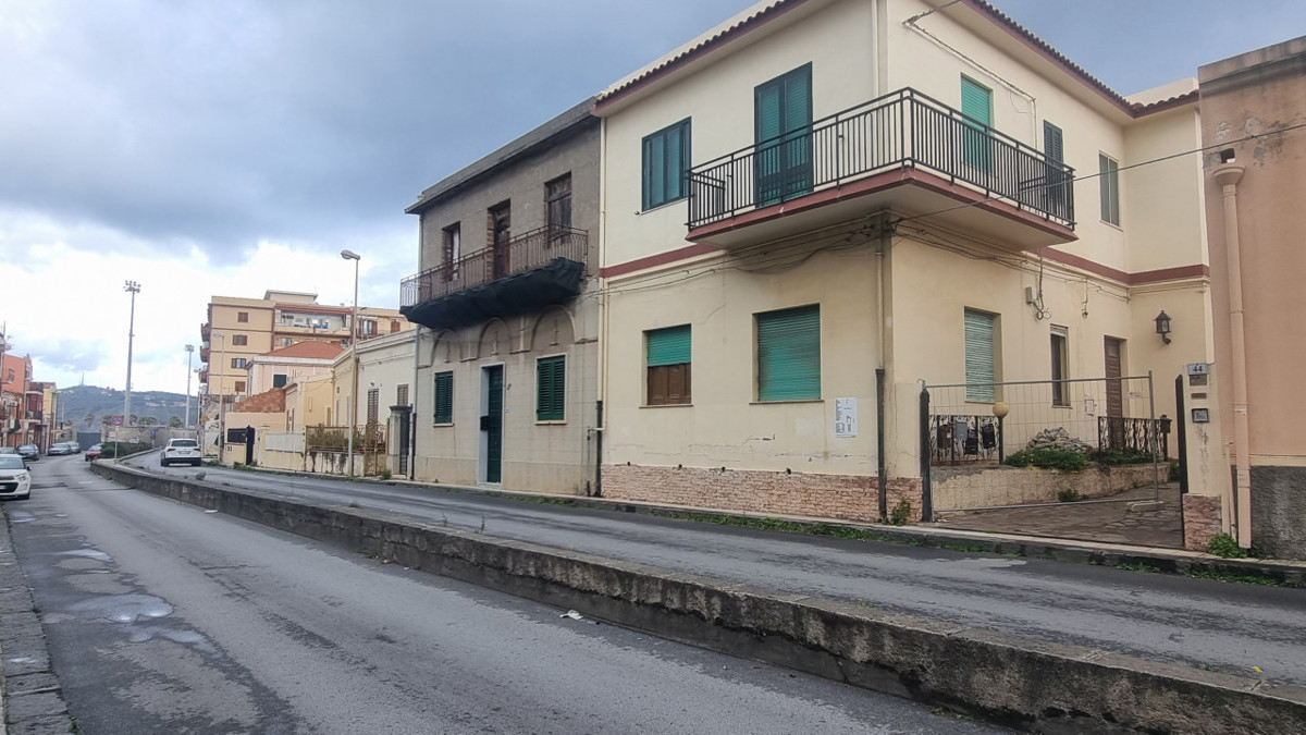 Foto 28 di 31 - Appartamento in vendita a Milazzo