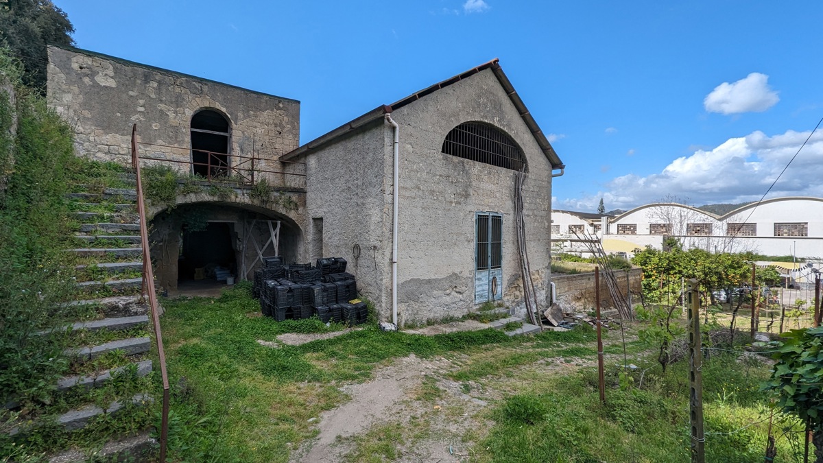 Foto 13 di 23 - Palazzo o stabile in vendita a Bacoli