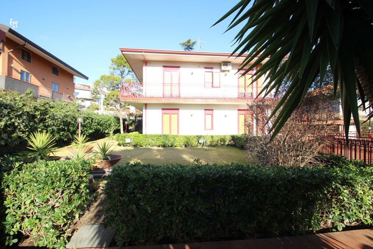 Foto 9 di 51 - Villa in vendita a Nicolosi