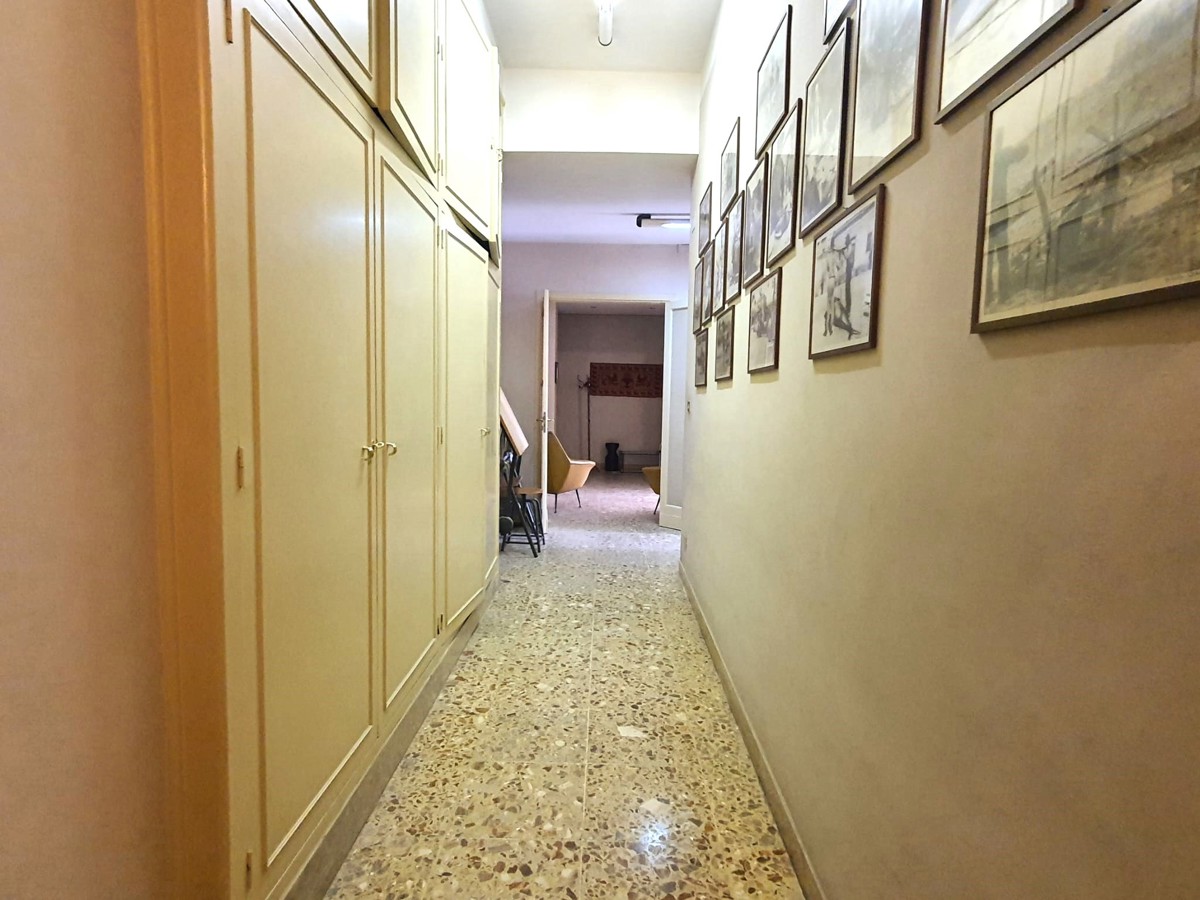 Foto 19 di 20 - Ufficio in affitto a Palermo