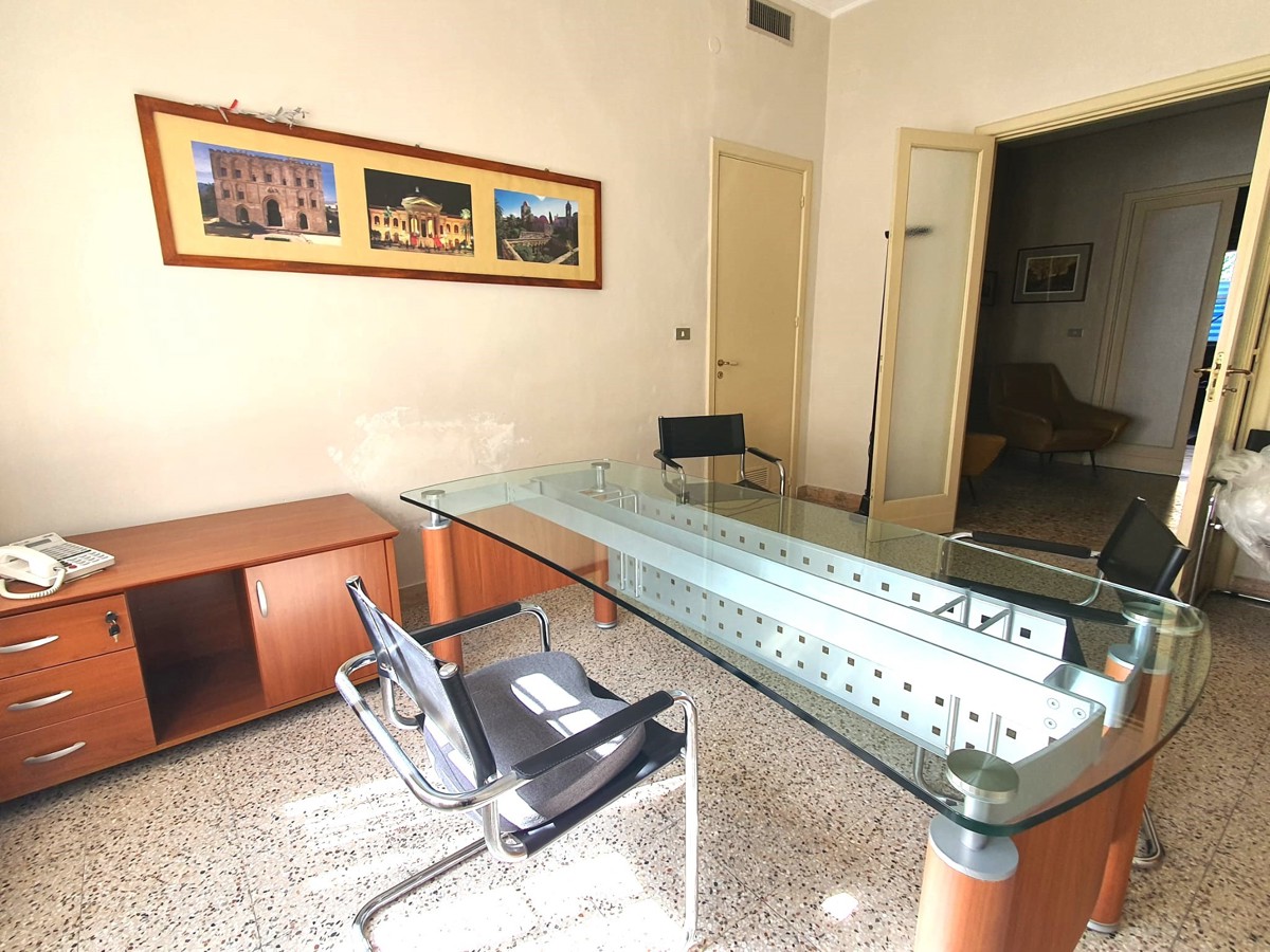 Foto 4 di 20 - Ufficio in affitto a Palermo