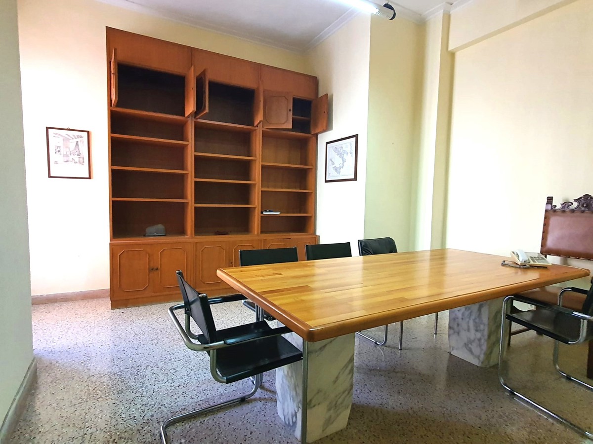 Foto 14 di 20 - Ufficio in affitto a Palermo