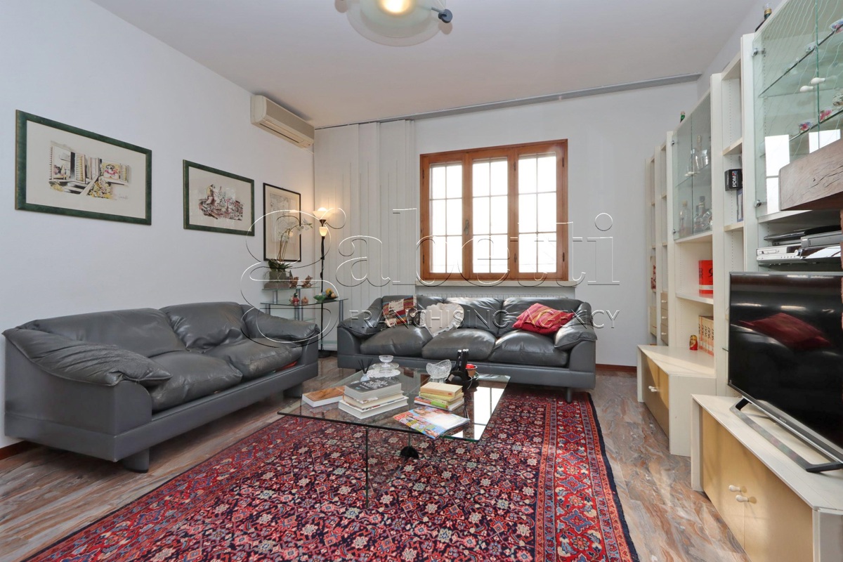 Foto 2 di 28 - Casa indipendente in vendita a Ferrara