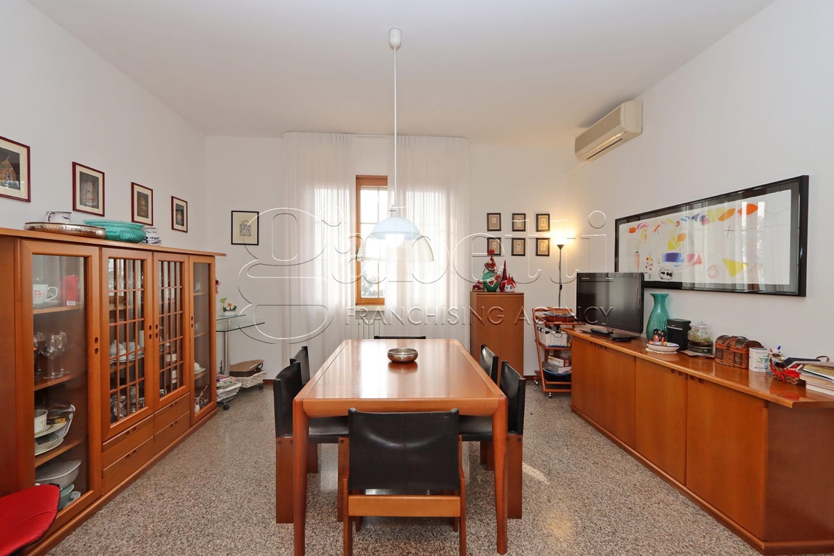 Foto 4 di 28 - Casa indipendente in vendita a Ferrara