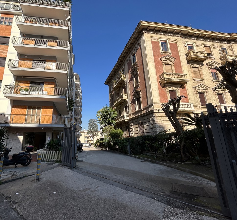 Foto 26 di 30 - Appartamento in vendita a Napoli