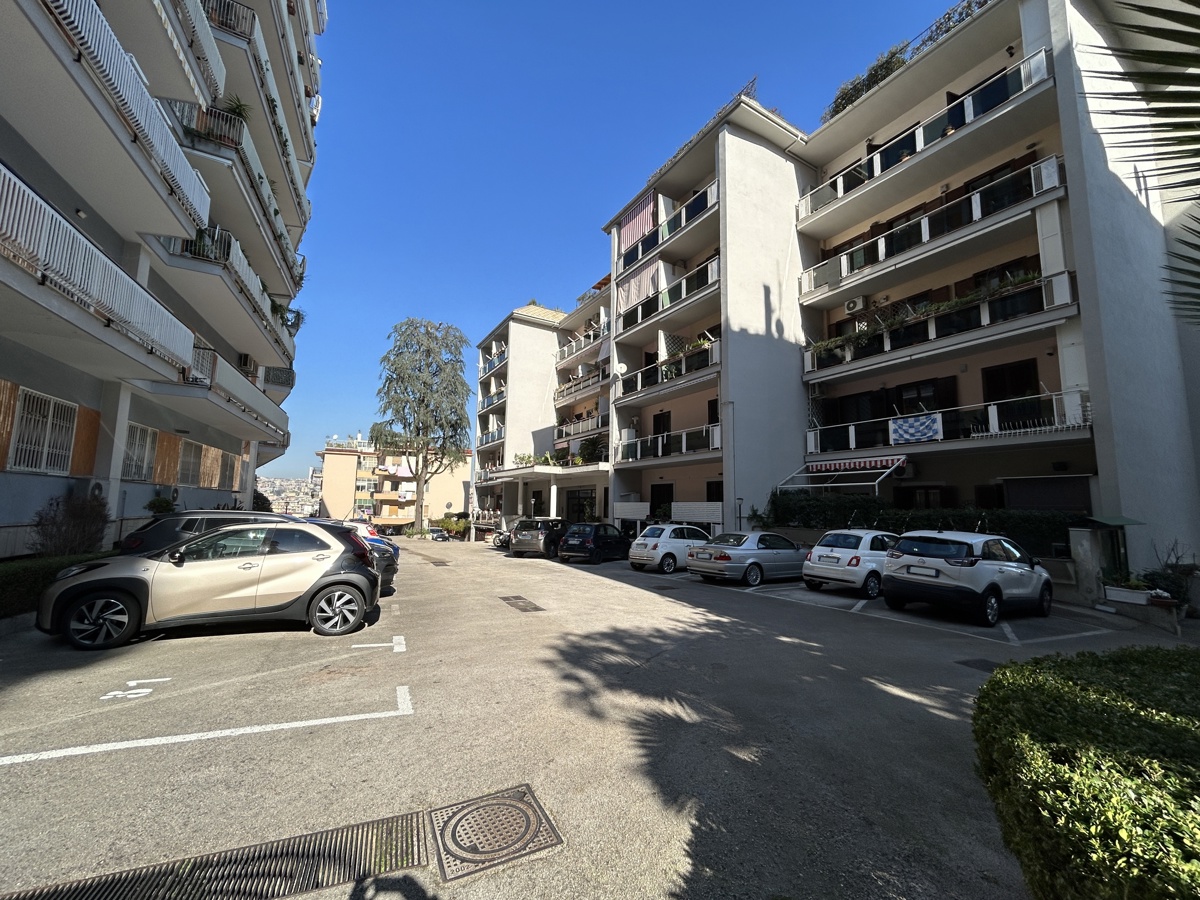 Foto 25 di 30 - Appartamento in vendita a Napoli