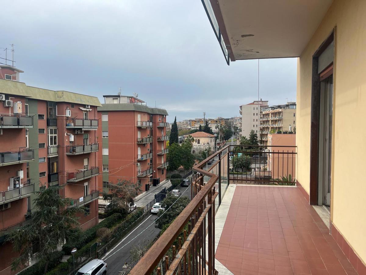 Foto 23 di 33 - Appartamento in vendita a Catania