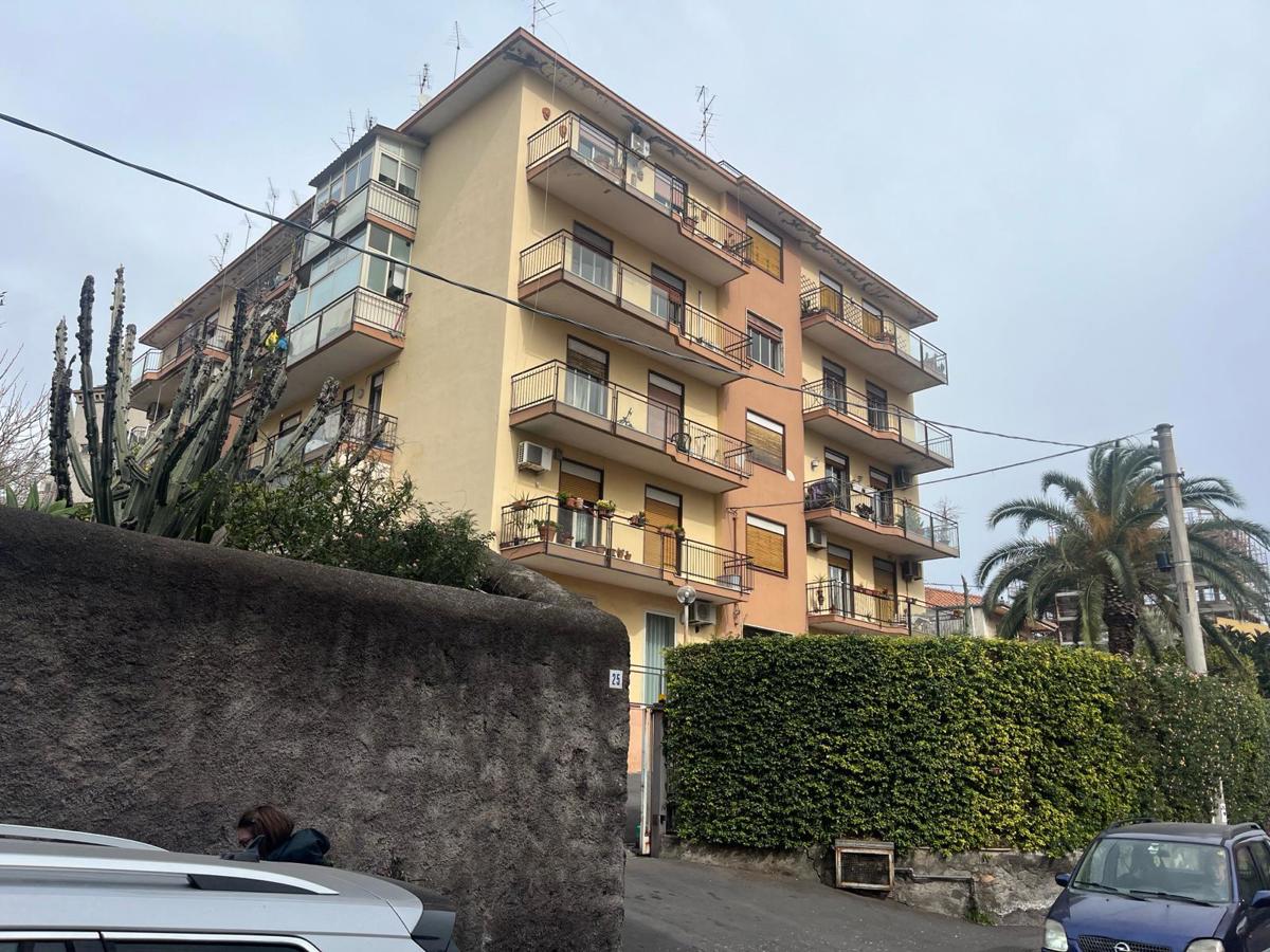 Foto 1 di 33 - Appartamento in vendita a Catania