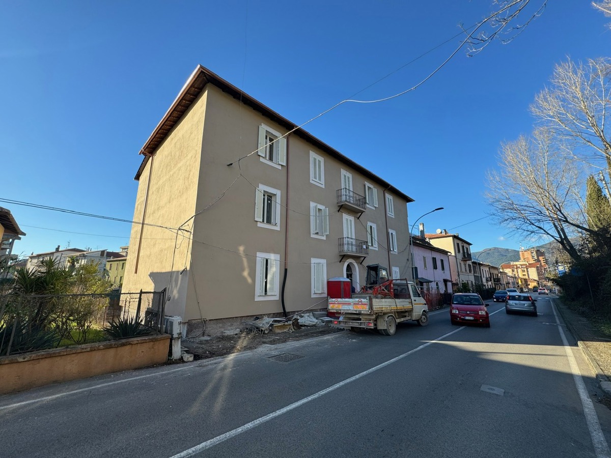 Foto 2 di 41 - Appartamento in vendita a Terni