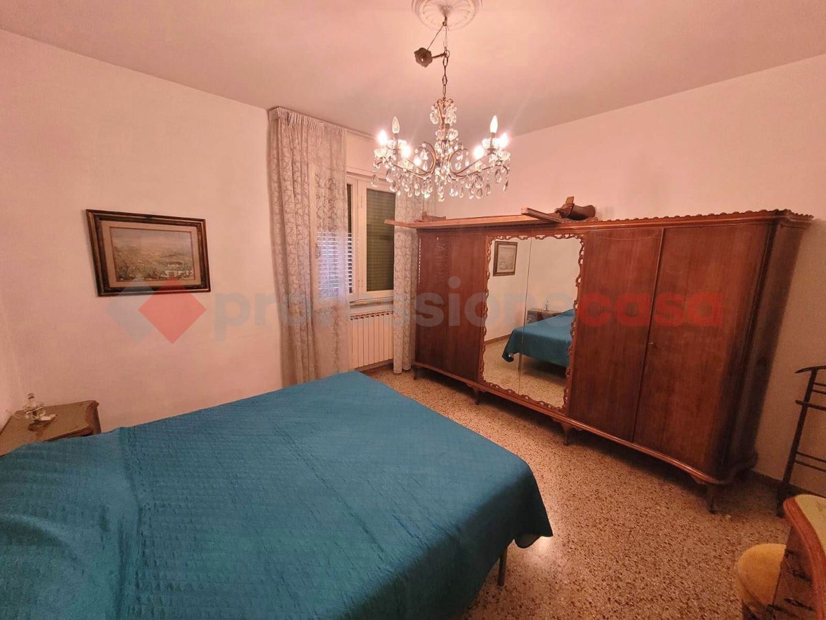 Foto 18 di 22 - Appartamento in vendita a Livorno