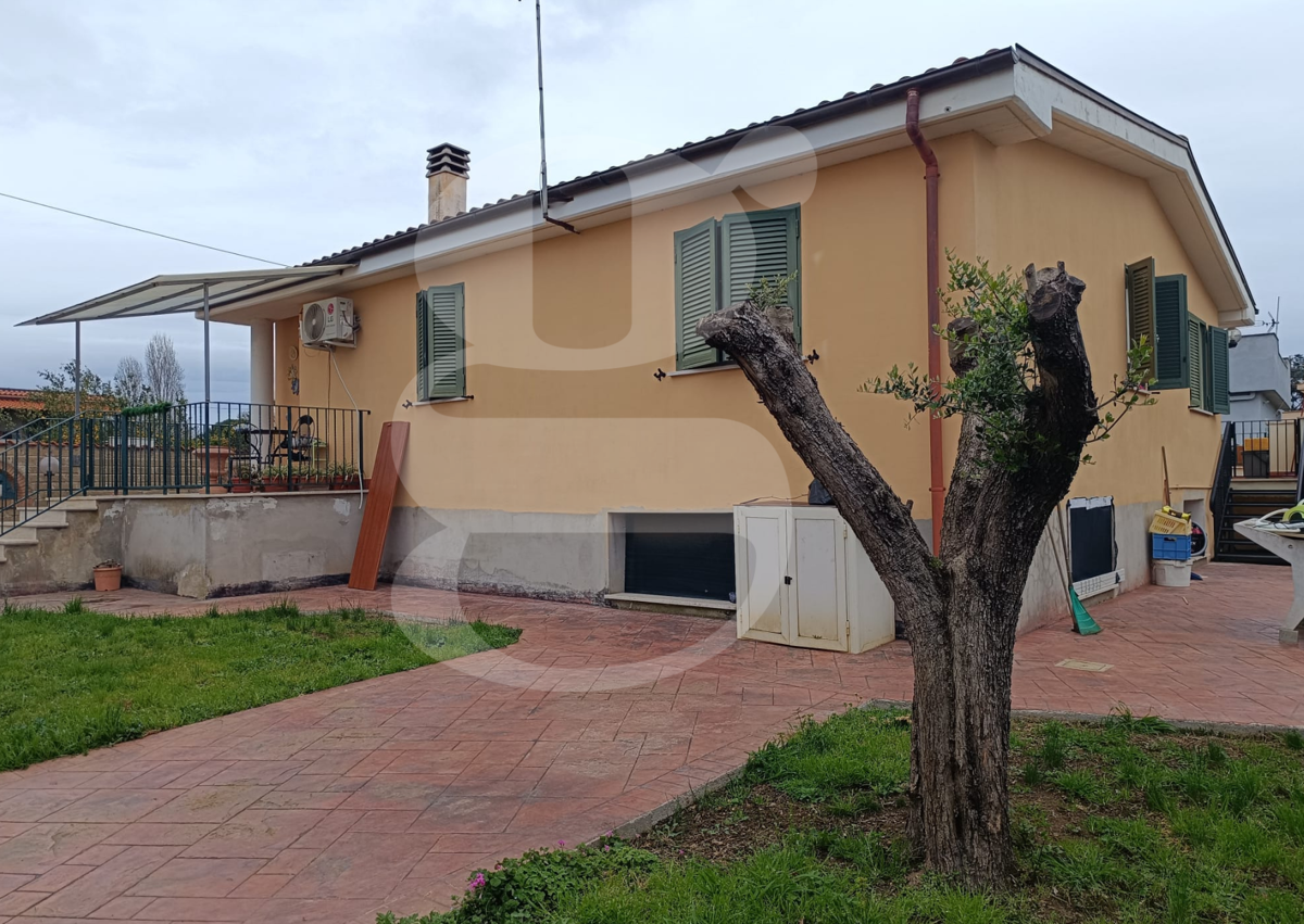 Foto 1 di 13 - Villa in vendita a Nettuno