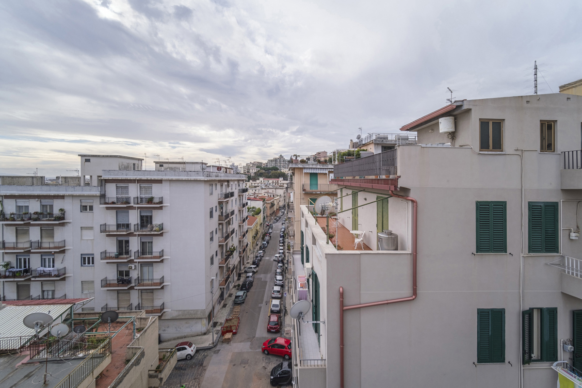 Foto 24 di 28 - Appartamento in vendita a Messina