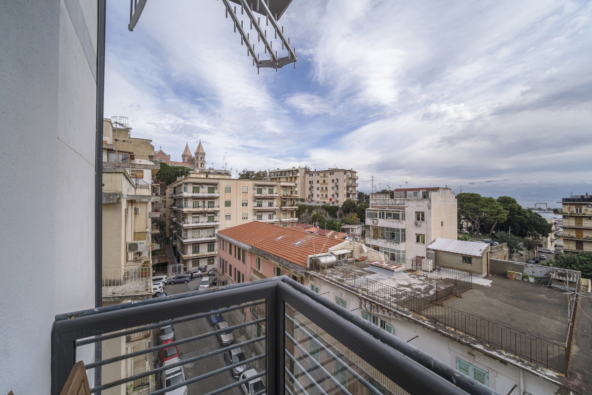 Foto 23 di 28 - Appartamento in vendita a Messina