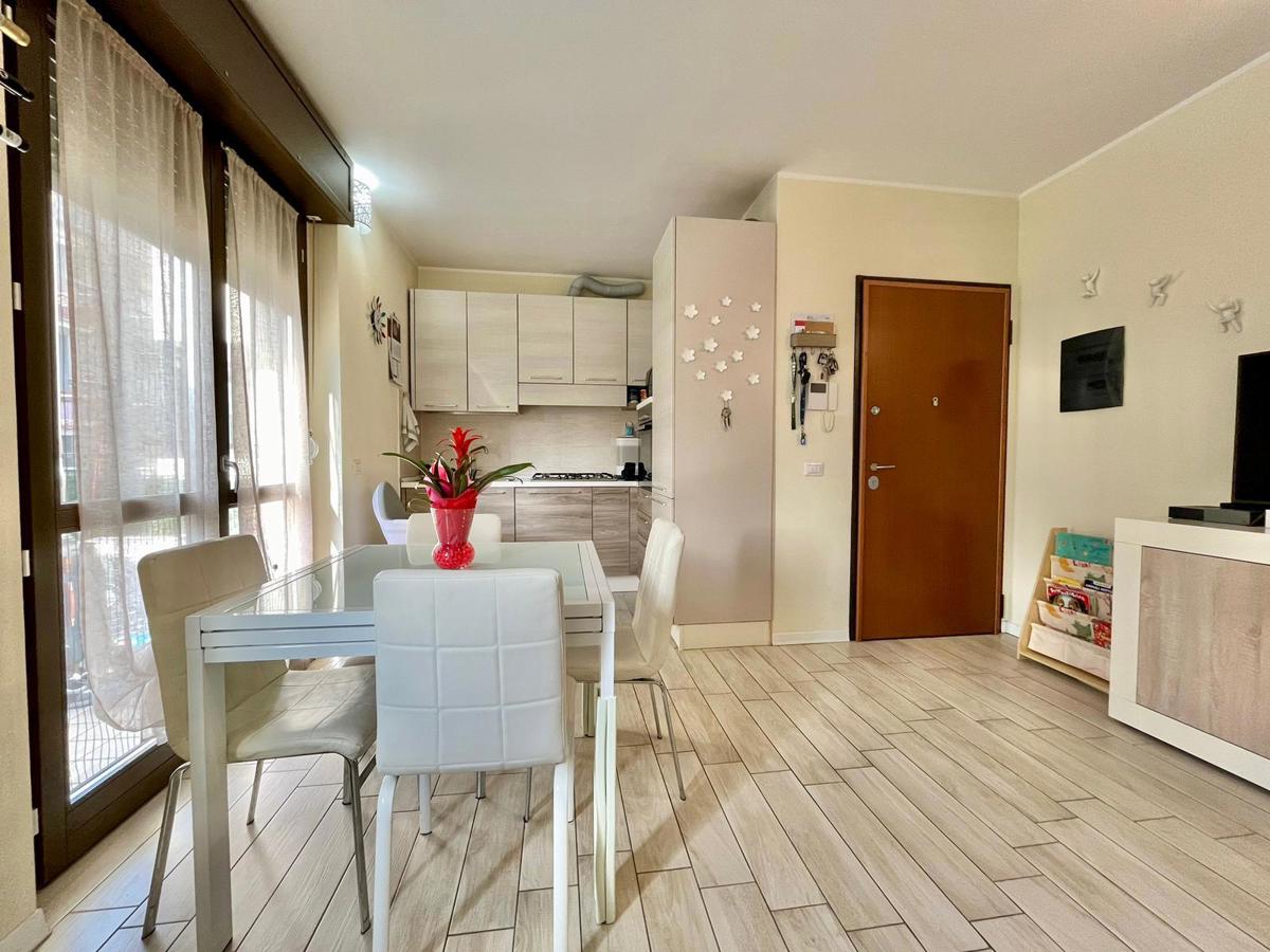Foto 3 di 22 - Appartamento in vendita a Castellanza
