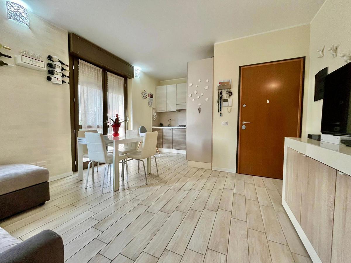 Foto 2 di 22 - Appartamento in vendita a Castellanza