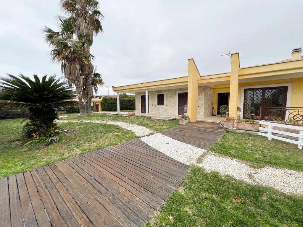 Foto 2 di 37 - Villa in vendita a Santa Marinella
