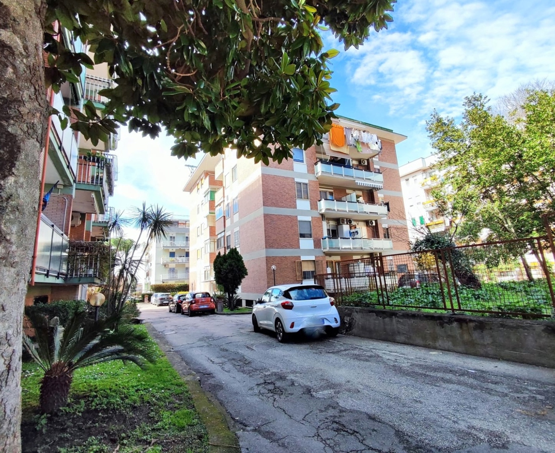 Foto 37 di 43 - Appartamento in vendita a Portici