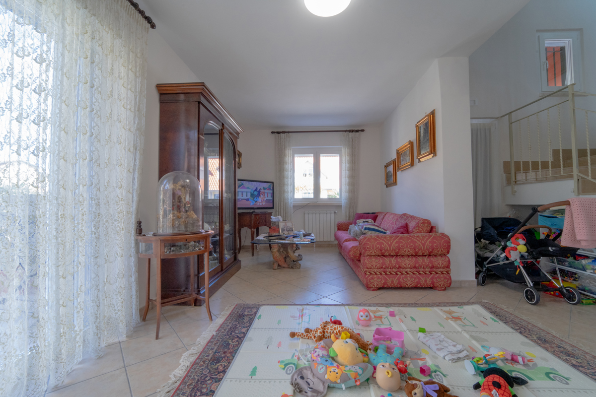 Foto 2 di 35 - Villa a schiera in vendita a Giugliano in Campania