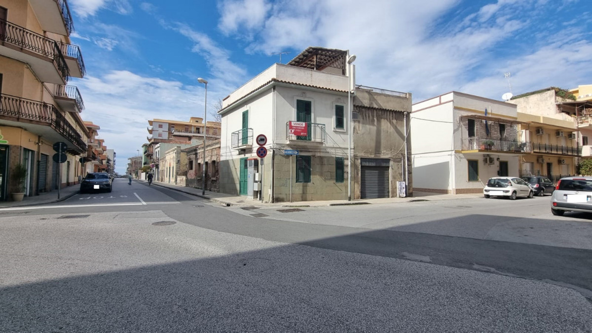 Foto 2 di 15 - Casa indipendente in vendita a Milazzo