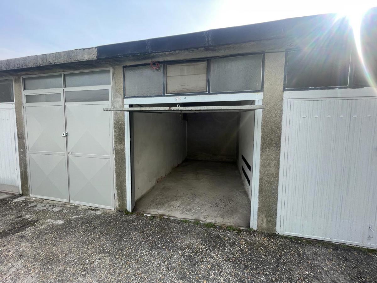 Foto 1 di 2 - Garage in vendita a Bruino