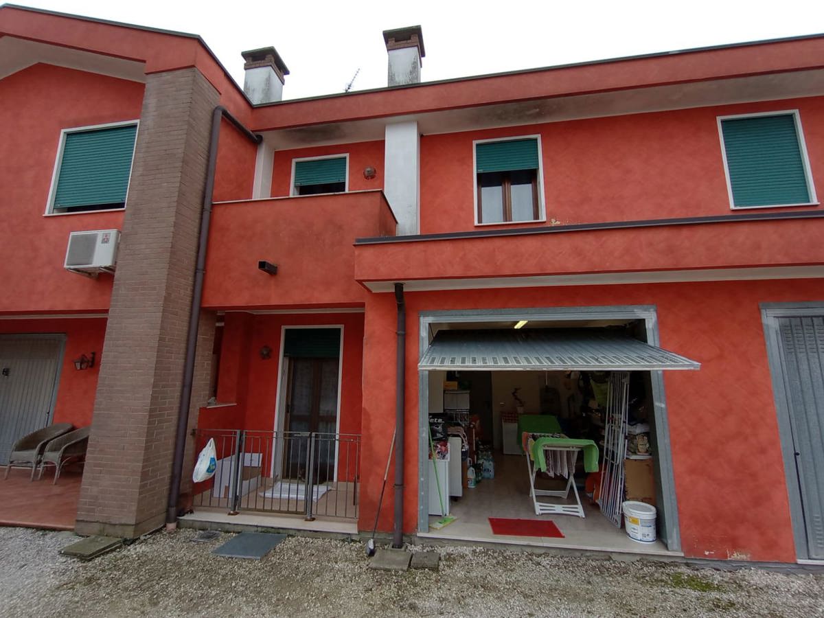 Foto 30 di 33 - Villa a schiera in vendita a San Martino di Venezze