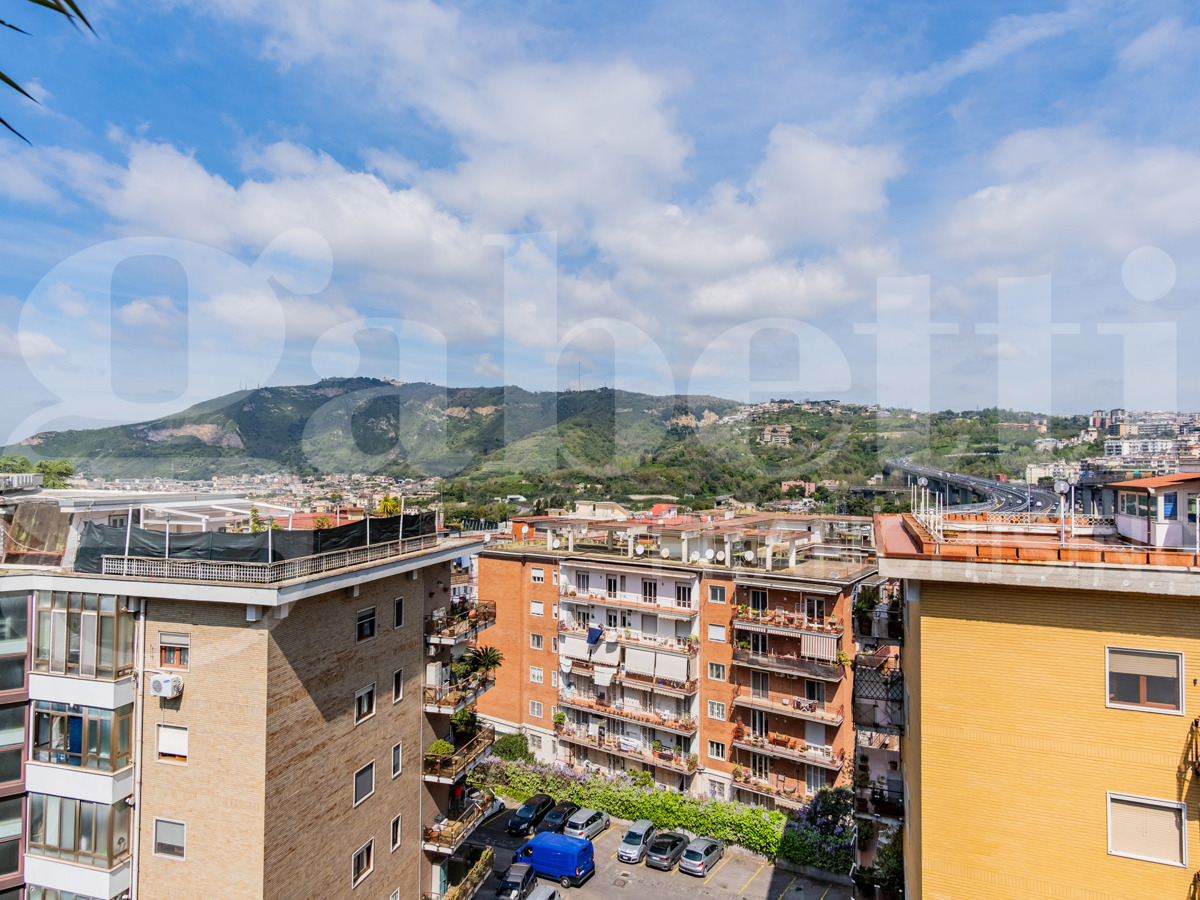 Foto 10 di 27 - Appartamento in vendita a Napoli