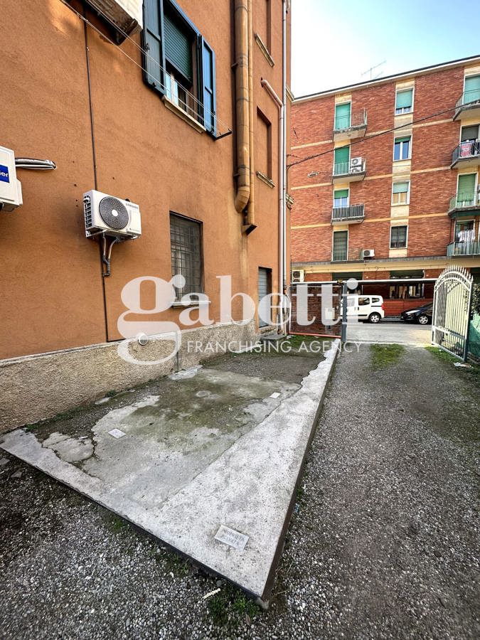 Foto 12 di 16 - Negozio in affitto a Bologna