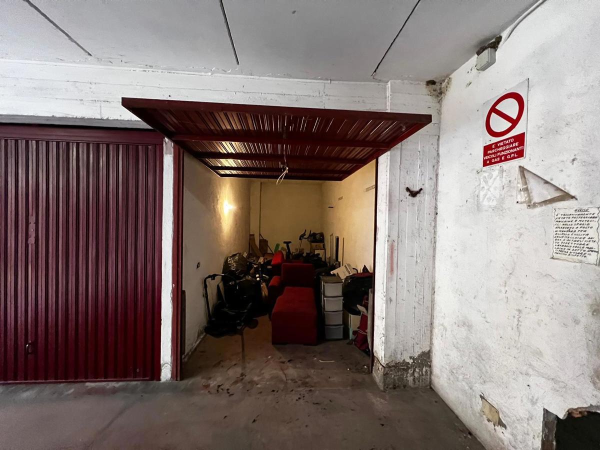 Foto 2 di 4 - Garage in vendita a Roma