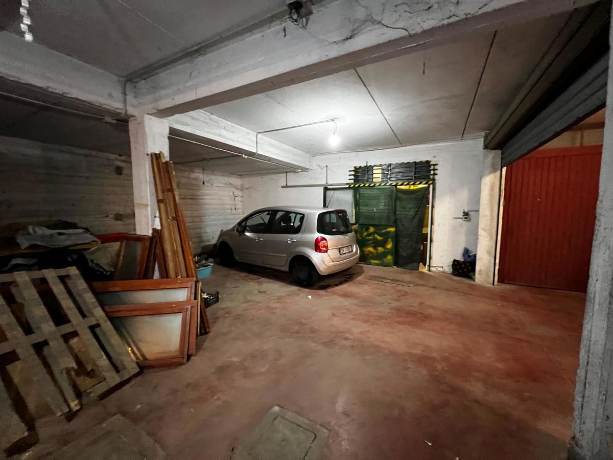 Foto 14 di 14 - Garage in vendita a Roma