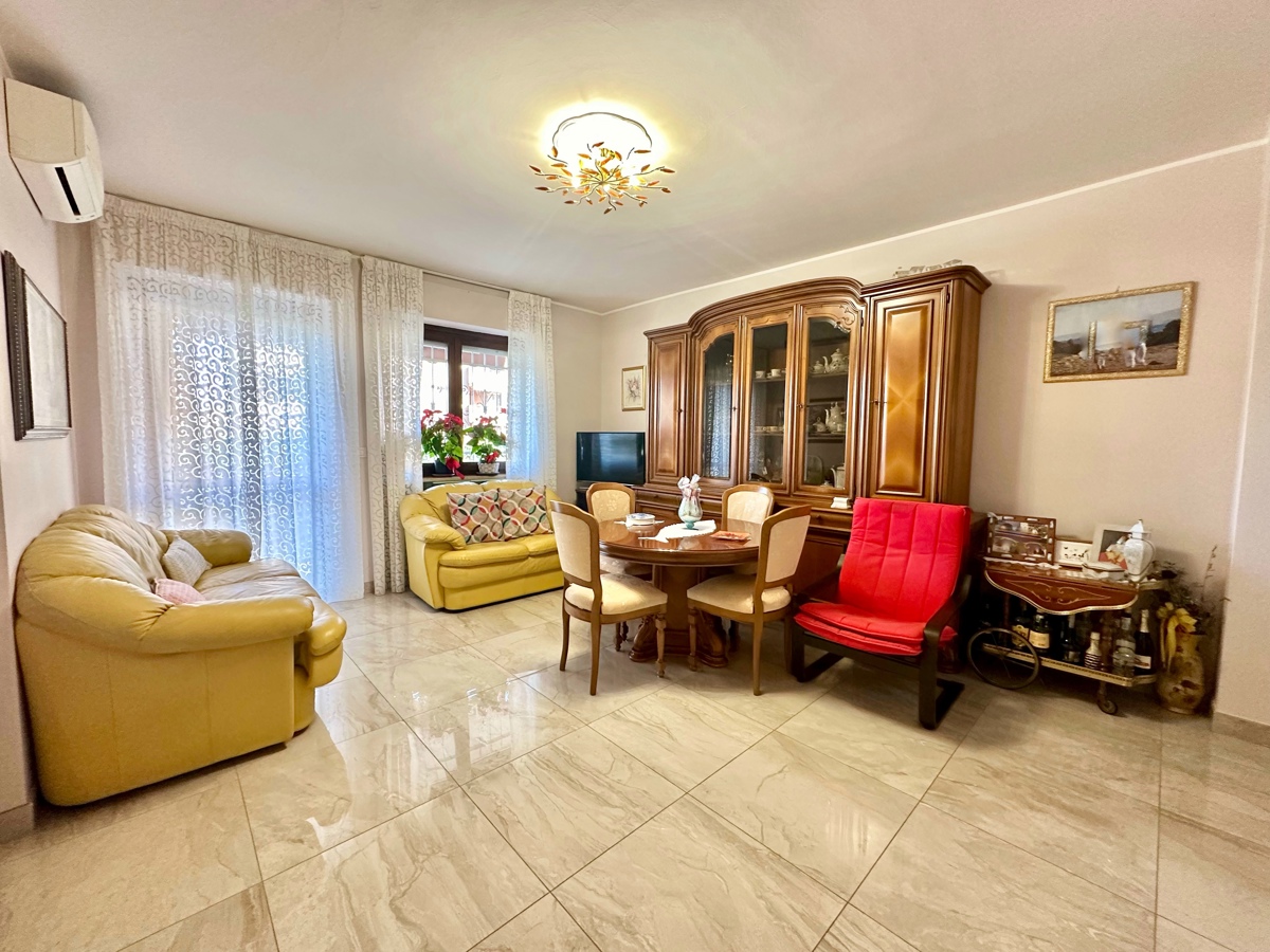 Foto 2 di 23 - Appartamento in vendita a Grugliasco