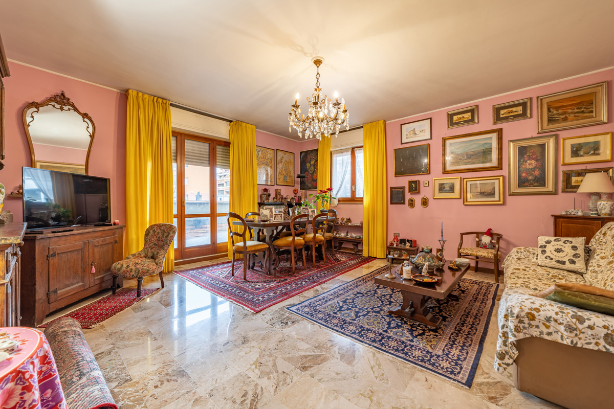 Foto 1 di 22 - Appartamento in vendita a Milano