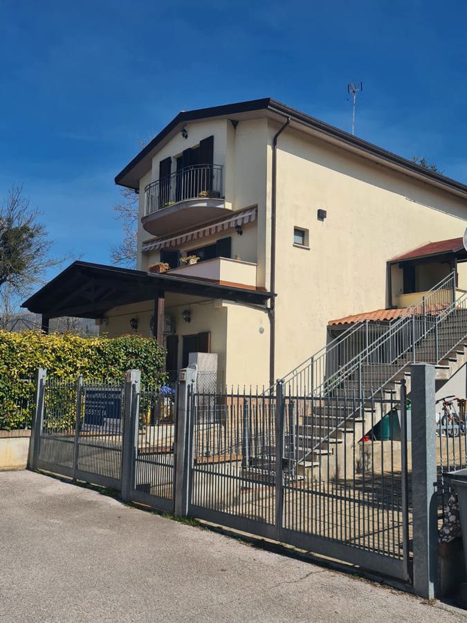 Foto 1 di 34 - Appartamento in vendita a Perugia