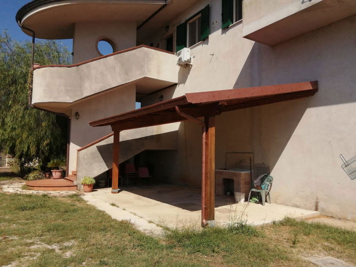 Foto 12 di 30 - Villa a schiera in vendita a Sezze