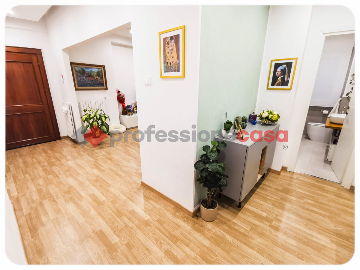 Foto 12 di 24 - Appartamento in vendita a Livorno