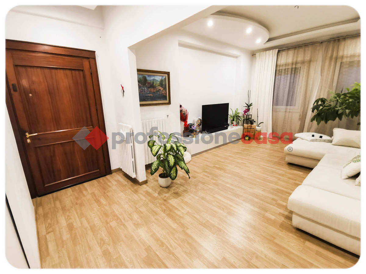 Foto 2 di 24 - Appartamento in vendita a Livorno