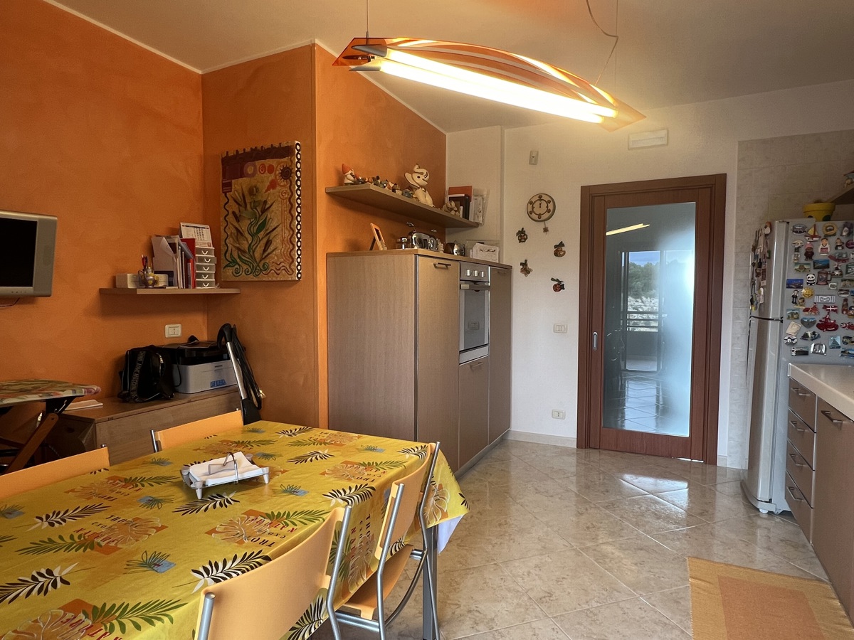 Foto 21 di 25 - Appartamento in vendita a Taranto