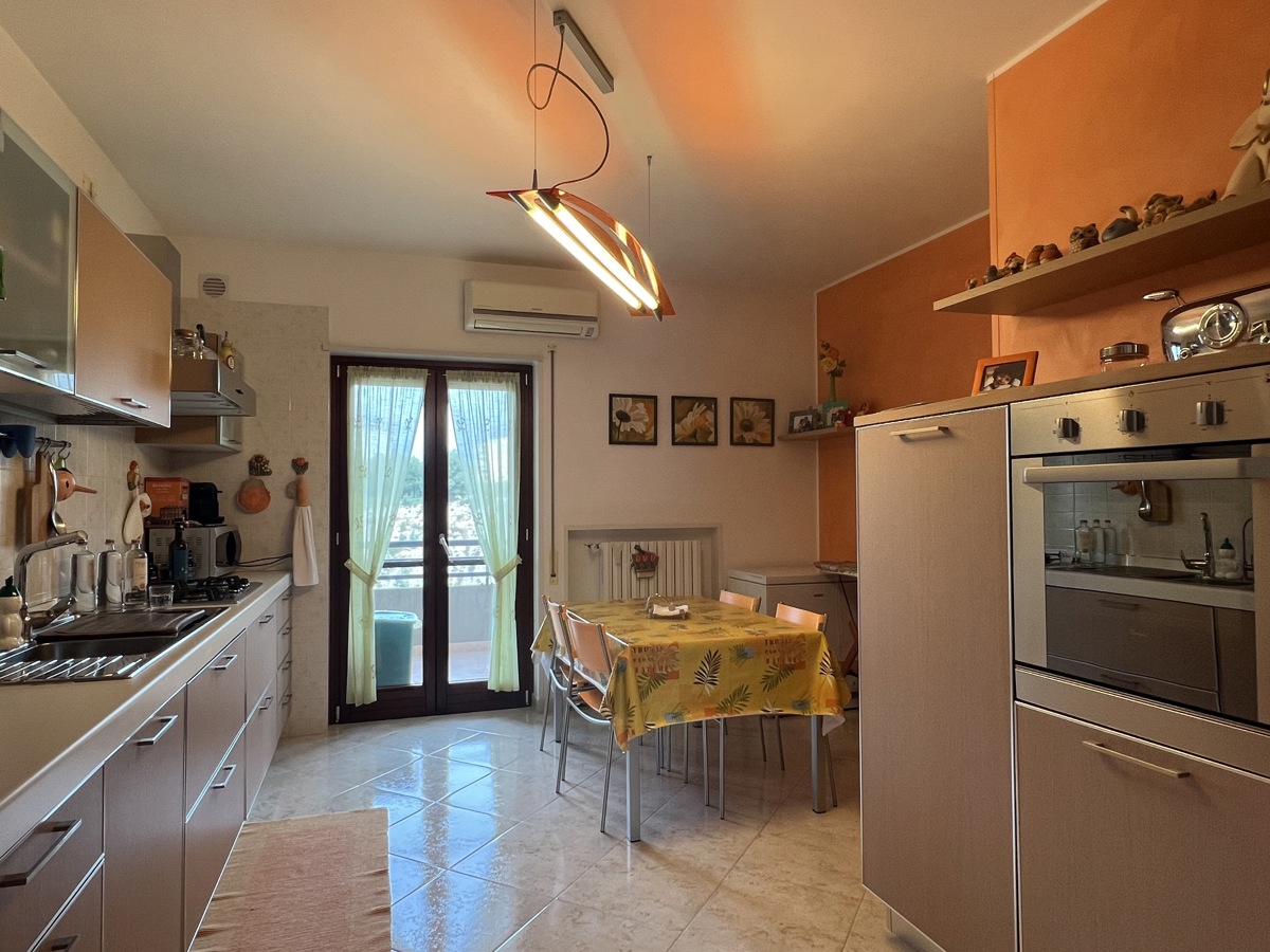 Foto 20 di 25 - Appartamento in vendita a Taranto