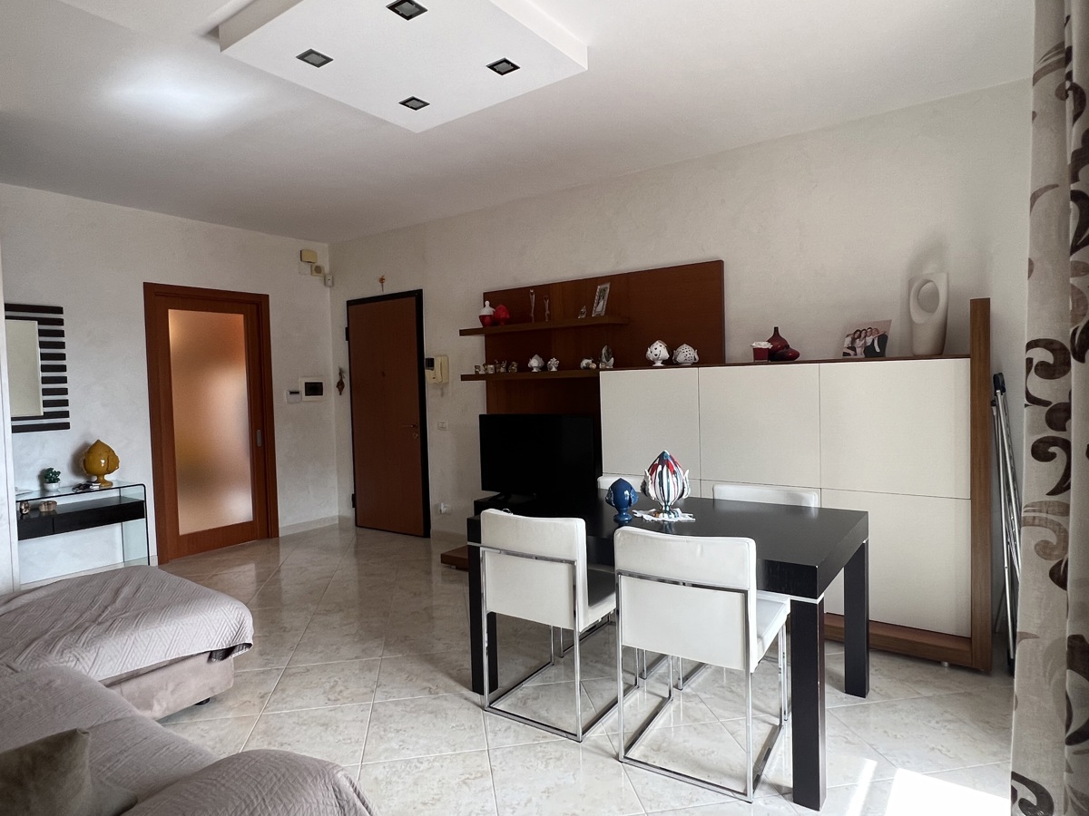 Foto 3 di 25 - Appartamento in vendita a Taranto