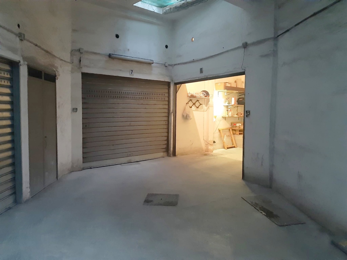 Foto 14 di 14 - Garage in vendita a Napoli