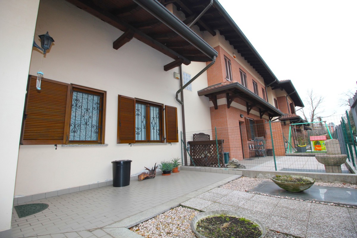 Foto 25 di 29 - Villa a schiera in vendita a Legnano