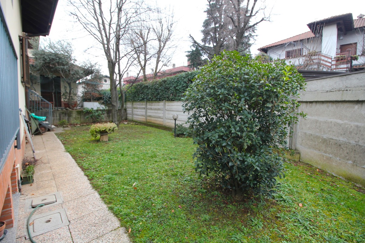 Foto 24 di 29 - Villa a schiera in vendita a Legnano