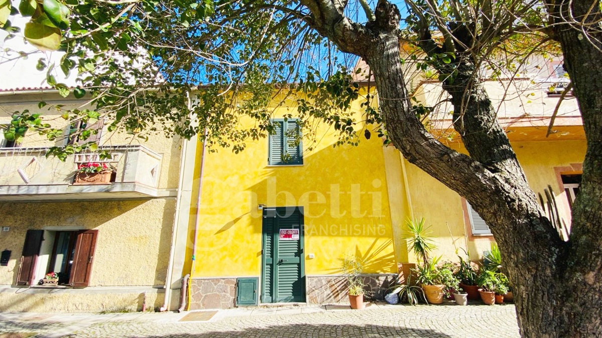 Foto 2 di 27 - Casa indipendente in vendita a Monti