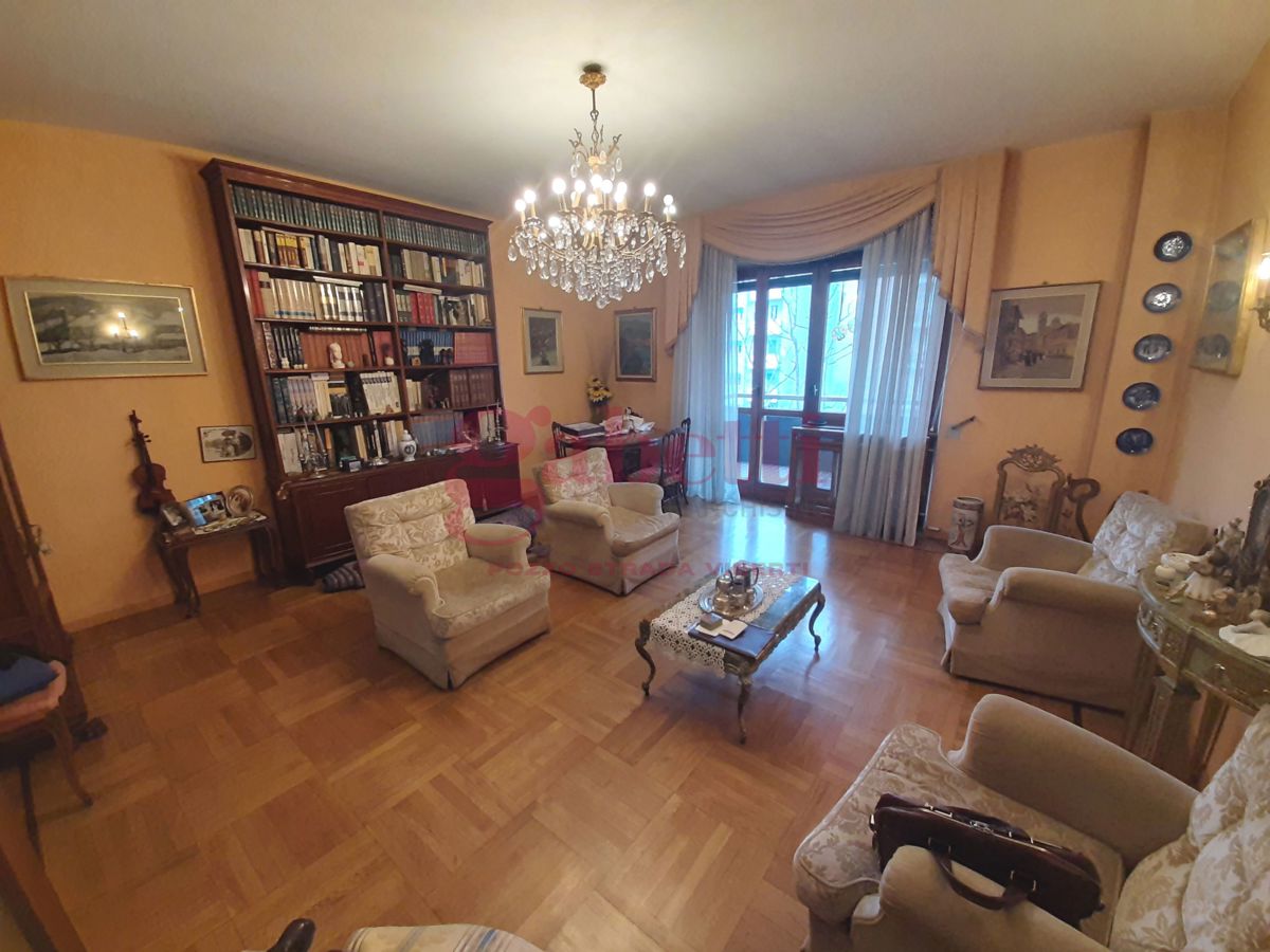 Foto 8 di 24 - Appartamento in vendita a Torino